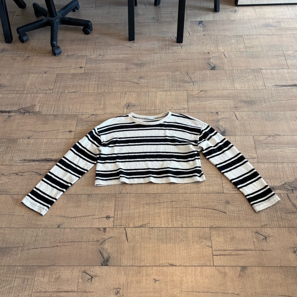 Stripped knit crop top